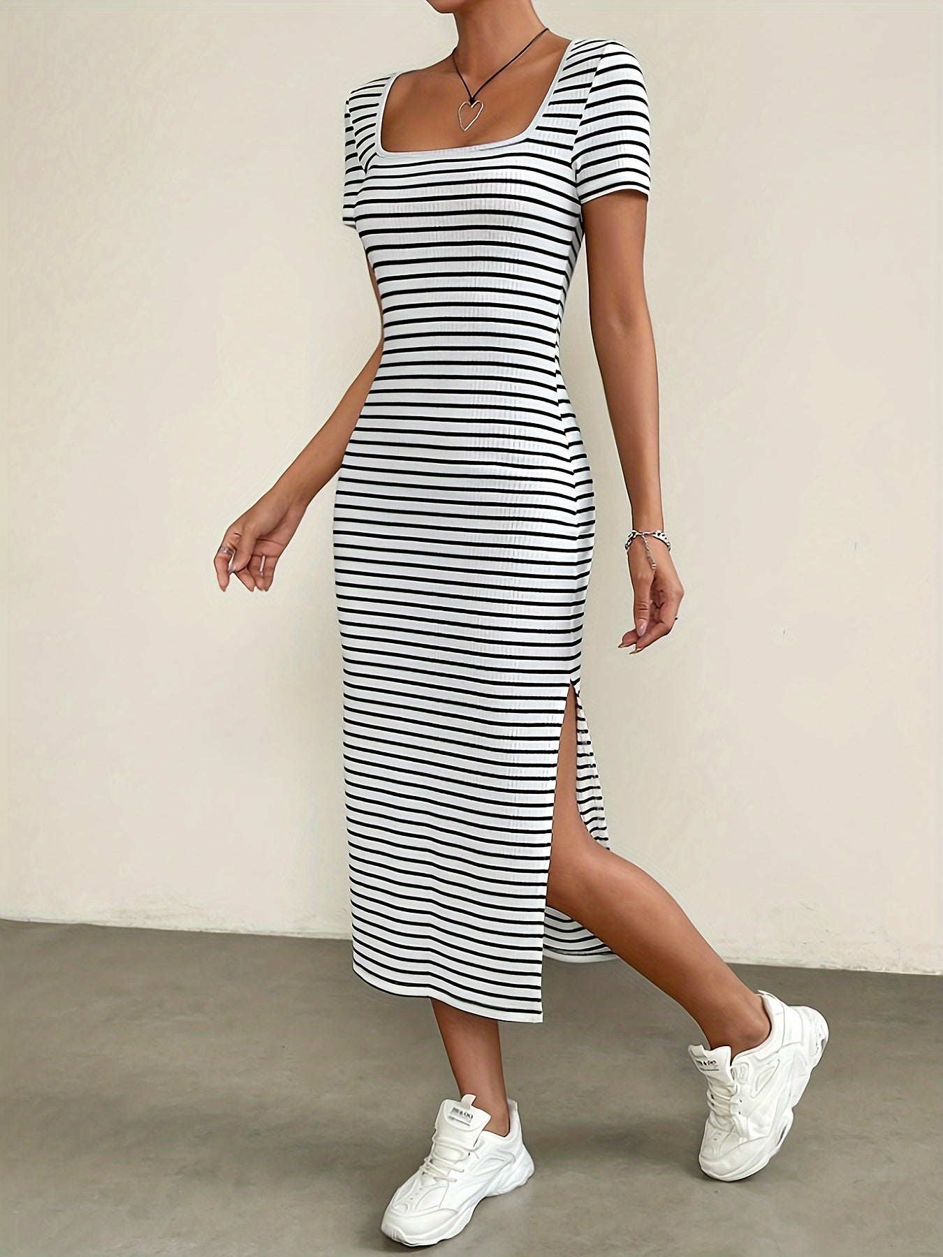 Gestreiftes Sommerkleid