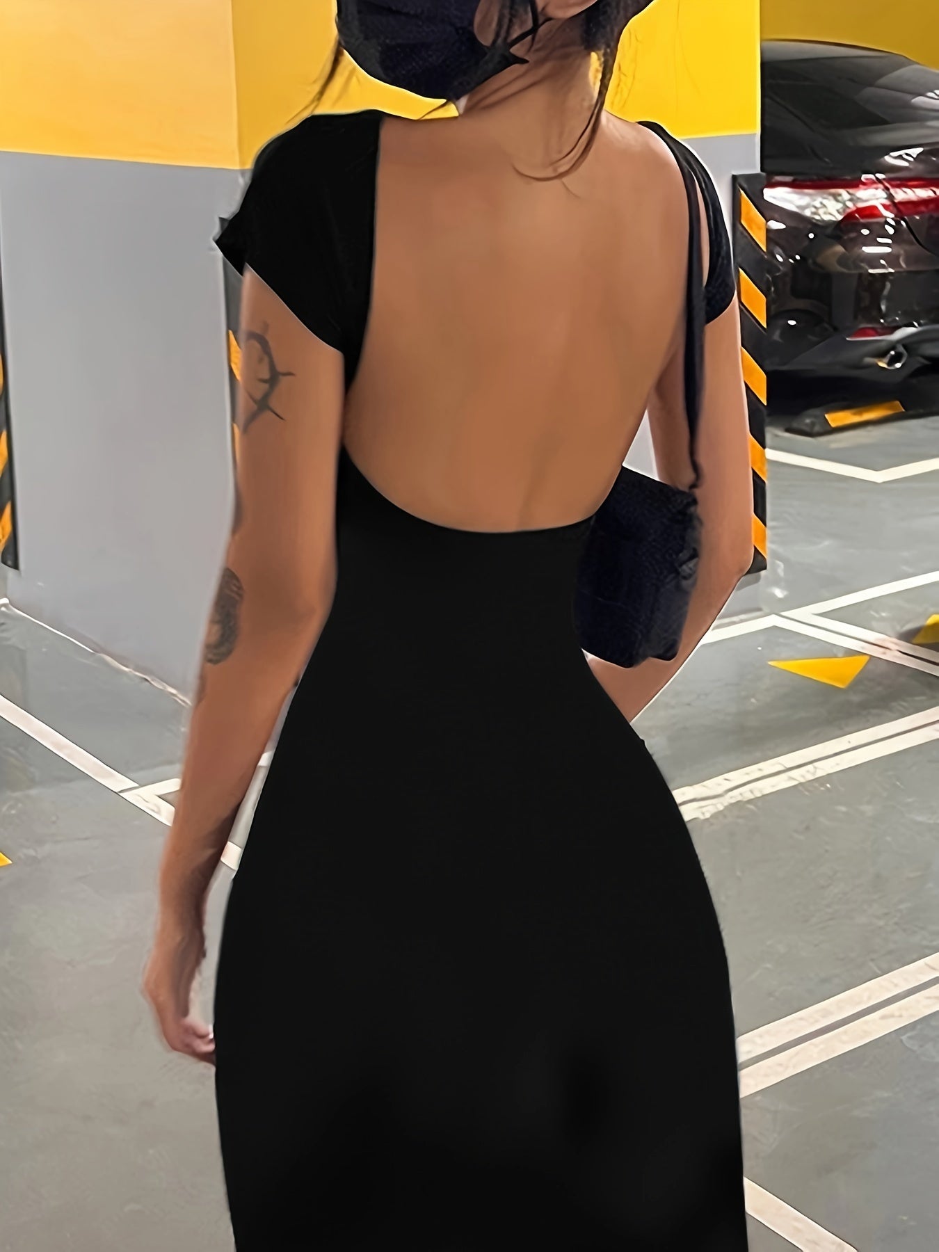 Rückenfreies Kleid