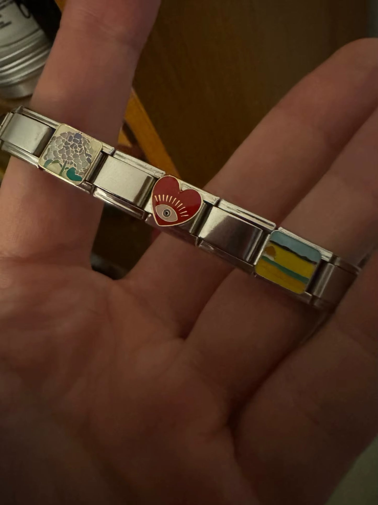 Modernes Armband