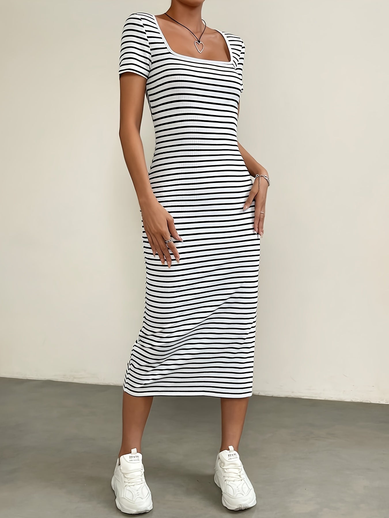 Gestreiftes Sommerkleid